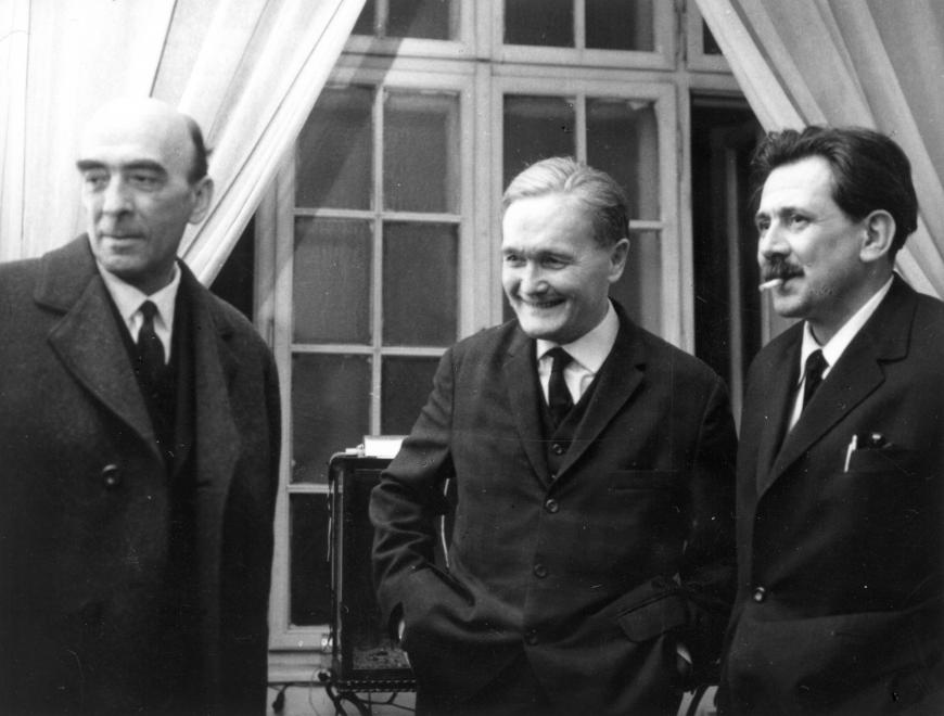 Németh László íróval és Aczél György kultúrpolitikussal 1966. február 23-án a Kossuth Klubban. Forrás: Fortepan